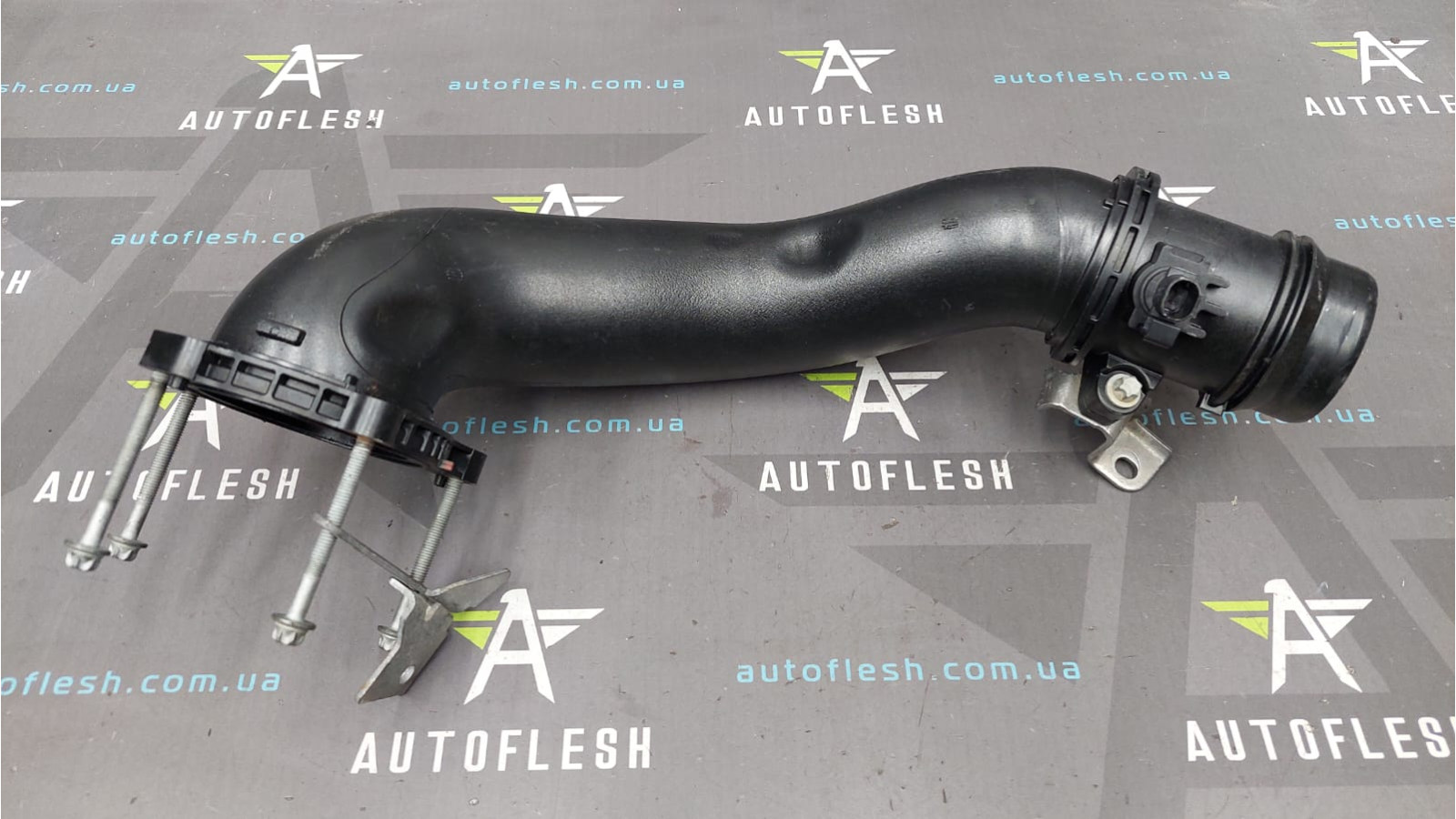 Патрубок интеркулера A6510900242 Mercedes мерседес бу